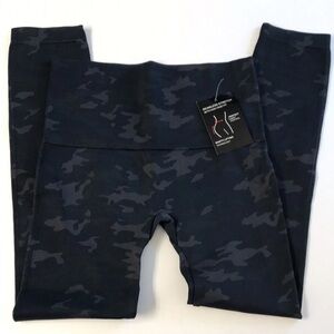 Bagatelle Women’s Large Black & Grey Camo High Waisted Athletic Leggings